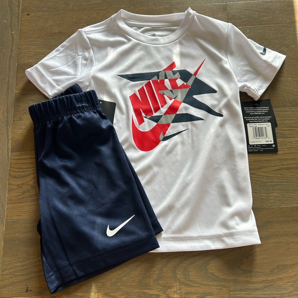 NWT Nike Toddler Set size 4T